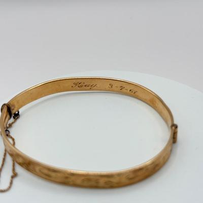 LOT 79J: Vintage 9ct Rolled Gold w/ Metal Core HG&S Hinged Bangle Bracelet w/ Safety Chain (12.9g)