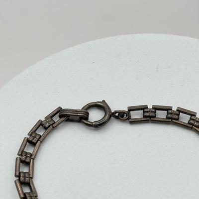 LOT 80J: Vintage Sterling Silver Jewelry - 6” Terrier Bracelet, Bangle & 2 Rings (29.0g)