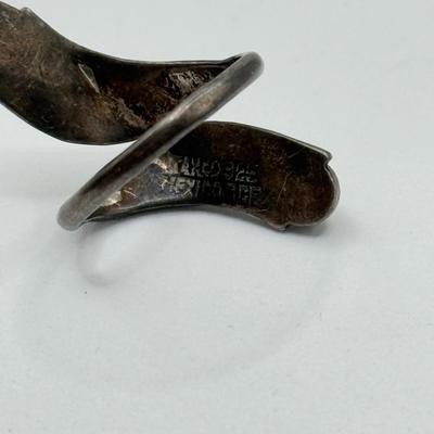 LOT 80J: Vintage Sterling Silver Jewelry - 6” Terrier Bracelet, Bangle & 2 Rings (29.0g)