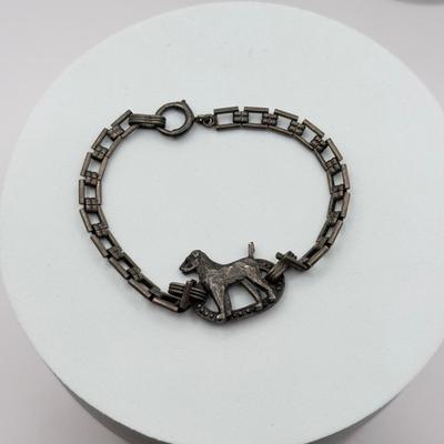 LOT 80J: Vintage Sterling Silver Jewelry - 6” Terrier Bracelet, Bangle & 2 Rings (29.0g)