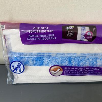 LOT 84G: Swiffer Wet Jet Supplies & Hardwood Floor Cleaner