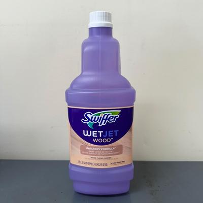 LOT 84G: Swiffer Wet Jet Supplies & Hardwood Floor Cleaner