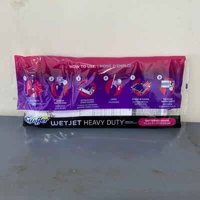 LOT 84G: Swiffer Wet Jet Supplies & Hardwood Floor Cleaner