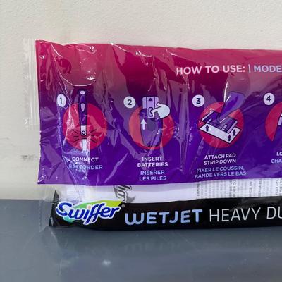 LOT 84G: Swiffer Wet Jet Supplies & Hardwood Floor Cleaner