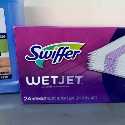 LOT 84G: Swiffer Wet Jet Supplies & Hardwood Floor Cleaner