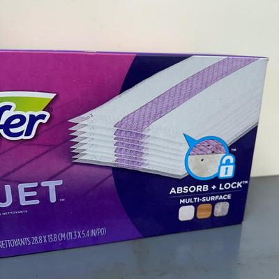 LOT 84G: Swiffer Wet Jet Supplies & Hardwood Floor Cleaner