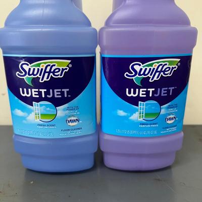 LOT 84G: Swiffer Wet Jet Supplies & Hardwood Floor Cleaner