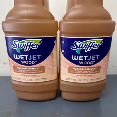 LOT 84G: Swiffer Wet Jet Supplies & Hardwood Floor Cleaner