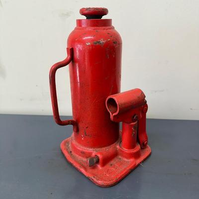 LOT 85G: Automotive Essentials! Hydraulic Jack, Ice Scrapers, Gas Can & More