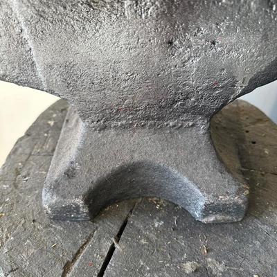 LOT 87G: Vintage Anvil w/ Stump Included