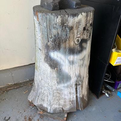 LOT 87G: Vintage Anvil w/ Stump Included