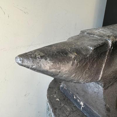 LOT 87G: Vintage Anvil w/ Stump Included