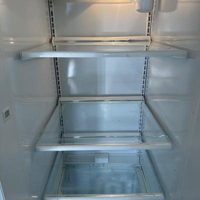 LOT 89G: General Electric Company Refrigerator model TFX25JPCC WW