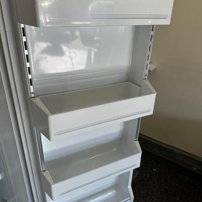 LOT 89G: General Electric Company Refrigerator model TFX25JPCC WW