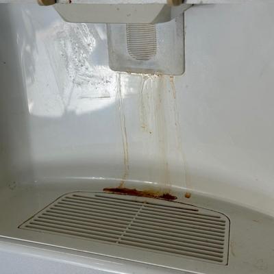 LOT 89G: General Electric Company Refrigerator model TFX25JPCC WW