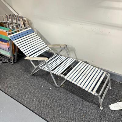 LOT 92G: 5 Folding Beach Chairs & 72” Beach Umbrellas