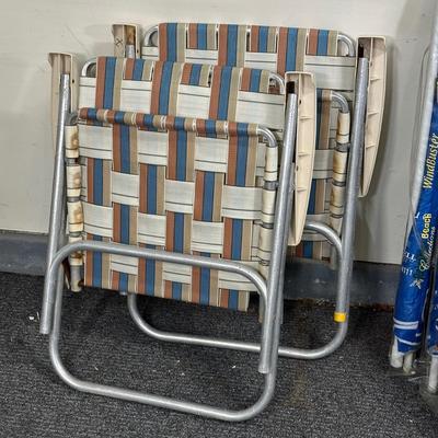 LOT 92G: 5 Folding Beach Chairs & 72” Beach Umbrellas