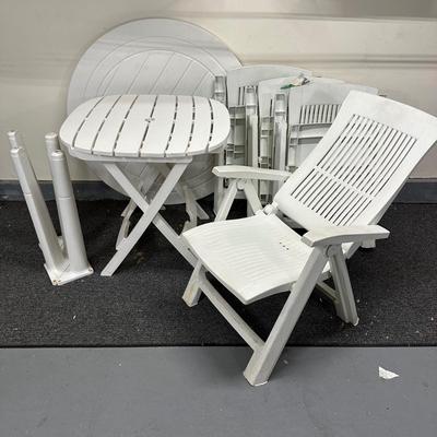 LOT 93G: Folding Patio Furniture - 4 Chairs & 2 Tables