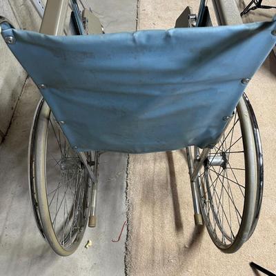 LOT 98B: Everest Jenning Wheelchair & 2 Sets Of Crutches