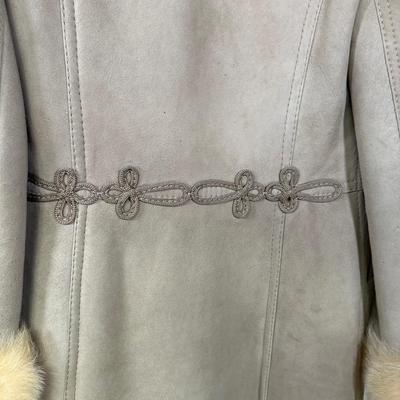LOT 101B: Vintage Sheepskin Coat Size 10