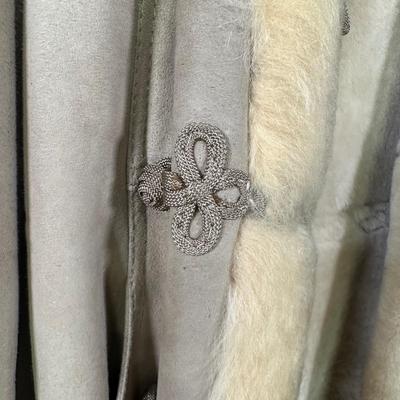 LOT 101B: Vintage Sheepskin Coat Size 10