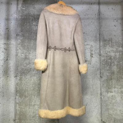 LOT 101B: Vintage Sheepskin Coat Size 10
