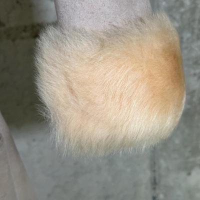 LOT 101B: Vintage Sheepskin Coat Size 10