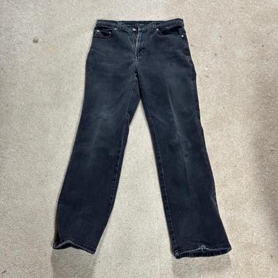 LOT 108B: Women’s Denim Jeans/Shorts Collection