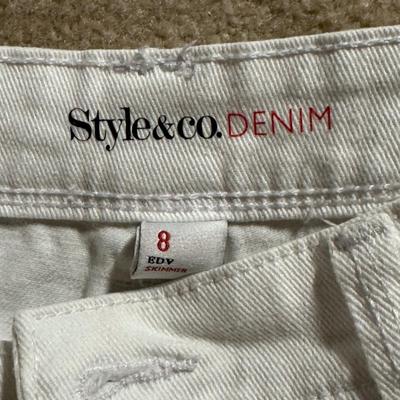 LOT 108B: Women’s Denim Jeans/Shorts Collection