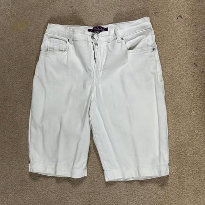 LOT 108B: Women’s Denim Jeans/Shorts Collection