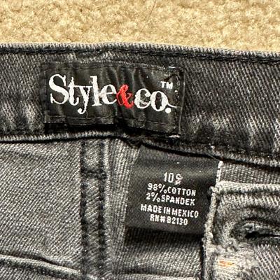 LOT 108B: Women’s Denim Jeans/Shorts Collection