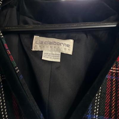 LOT 110B: Women’s Sport Coats & More!