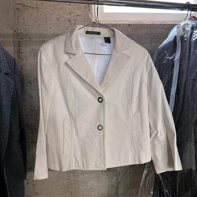 LOT 110B: Women’s Sport Coats & More!