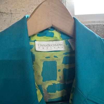 LOT 110B: Women’s Sport Coats & More!