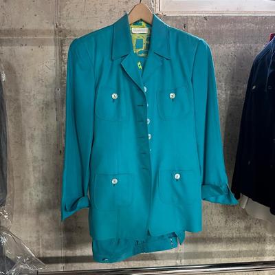 LOT 110B: Women’s Sport Coats & More!