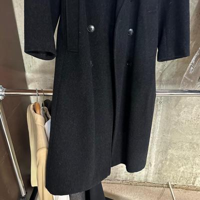 LOT 110B: Women’s Sport Coats & More!