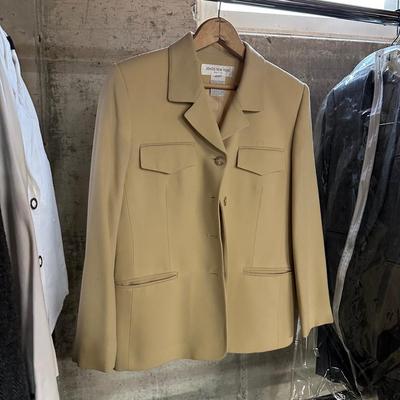 LOT 110B: Women’s Sport Coats & More!