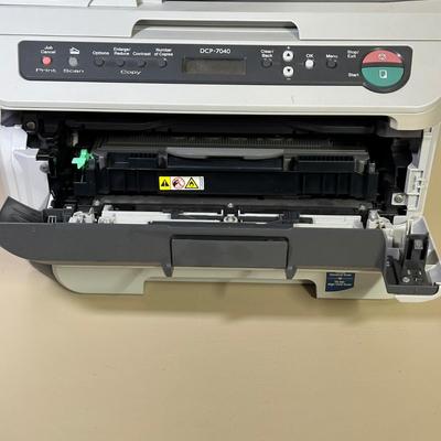 LOT 111B: Brother DCP-7040 Printer