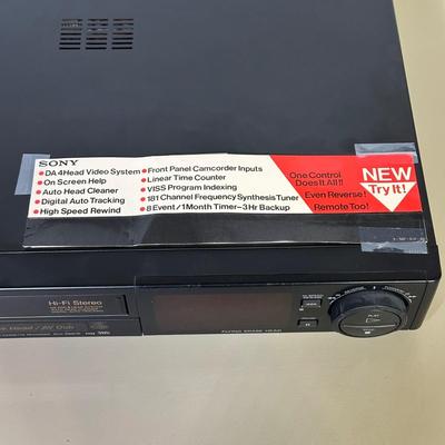 LOT 113B: Sony Video Cassette Recorder Model SLV-686HF