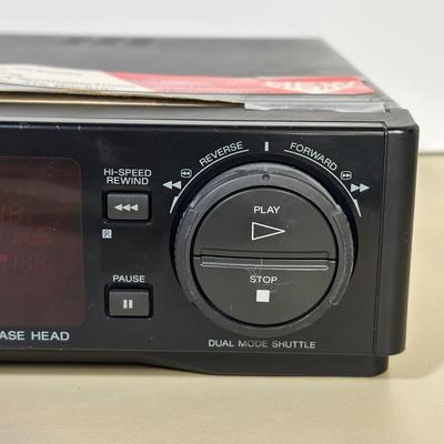 LOT 113B: Sony Video Cassette Recorder Model SLV-686HF