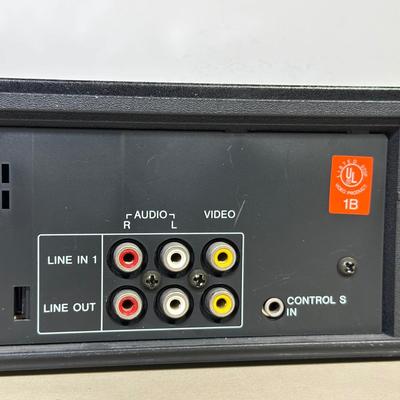 LOT 113B: Sony Video Cassette Recorder Model SLV-686HF