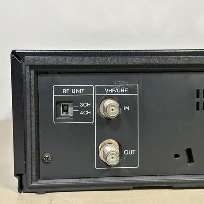 LOT 113B: Sony Video Cassette Recorder Model SLV-686HF