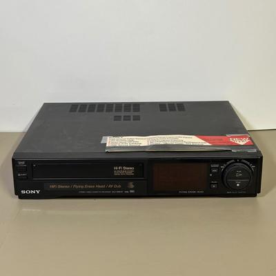 LOT 113B: Sony Video Cassette Recorder Model SLV-686HF