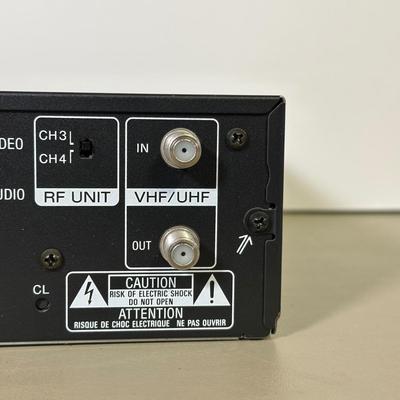 LOT 116B: Sony Video Cassette Recorder Model EV-C40