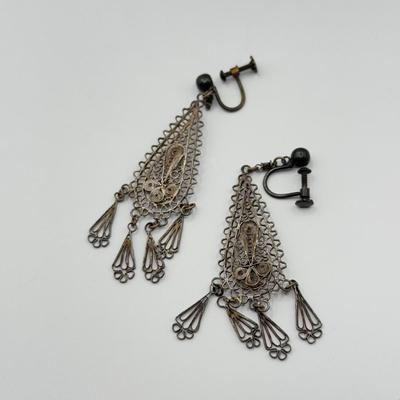 LOT 140J: Beautiful Vintage Silver Filigree Necklace & Drop Screwback Earrings