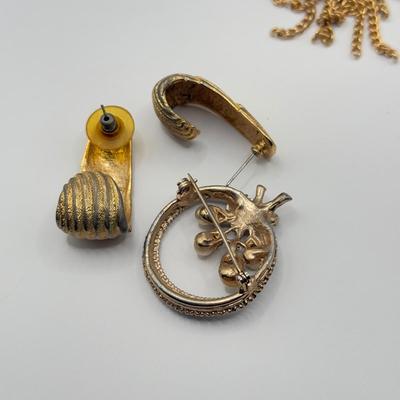 LOT 142J: Goldtone Jewelry Collection