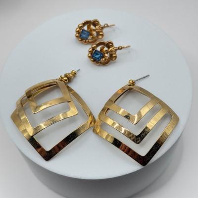 LOT 142J: Goldtone Jewelry Collection