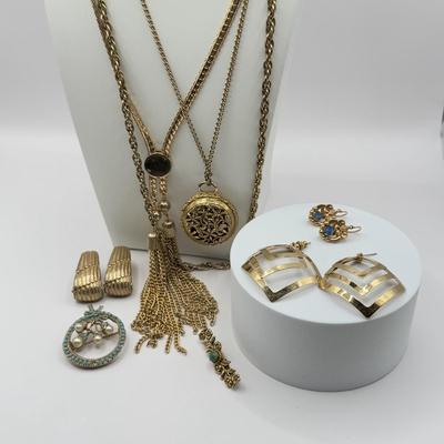 LOT 142J: Goldtone Jewelry Collection