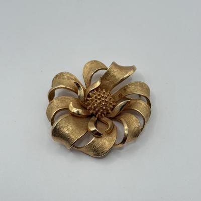 LOT 143J: Vintage Reed & Barton Damascus Earrings/Pendants & Collection of Brooches