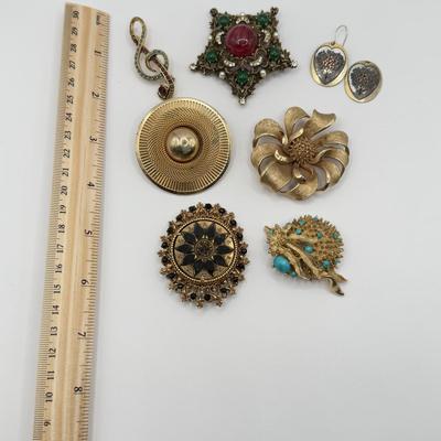 LOT 143J: Vintage Reed & Barton Damascus Earrings/Pendants & Collection of Brooches